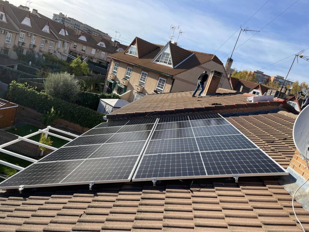Fotovoltaica con 10 paneles en fuenlabrada Fotovoltaica con 10 paneles en fuenlabrada