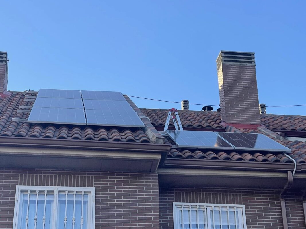 Realizamos una instalación de placas solares en Cabanillas del Campo Instalación de placas solares en chalet, Cabanillas del Campo 5kw. y 8 paneles solares